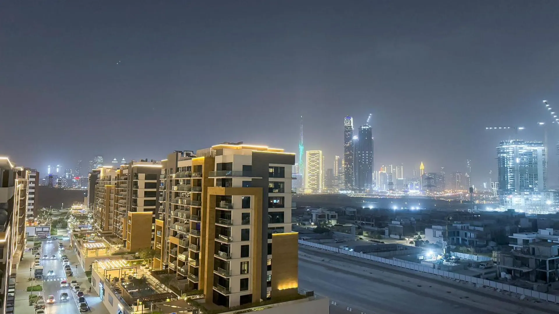 Stylish 3Br Apartment With Burj Khalifa & Pool Views Dubai Emirati Arabi Uniti
