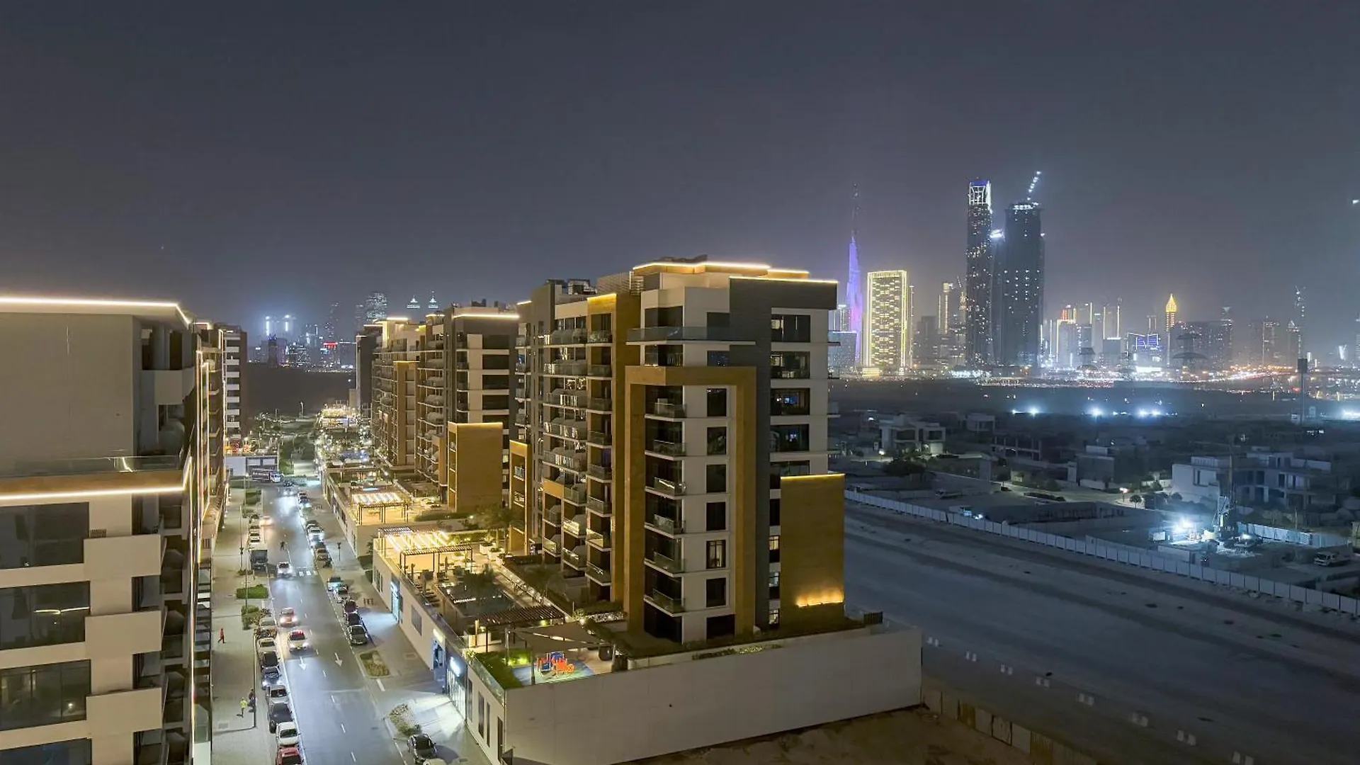 Stylish 3Br Apartment With Burj Khalifa & Pool Views Dubai
