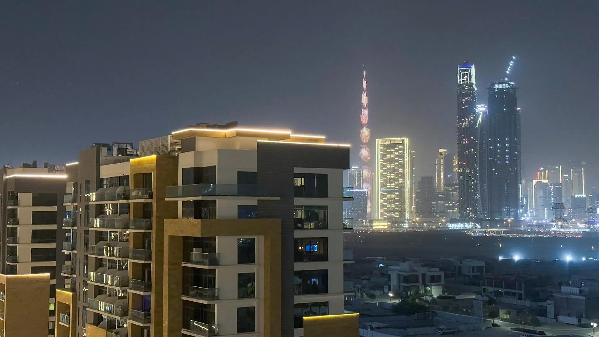 Stylish 3Br Apartment With Burj Khalifa & Pool Views Dubai