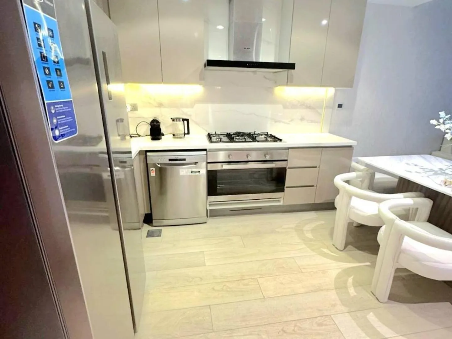 Stylish 3Br Apartment With Burj Khalifa & Pool Views Dubai Emirati Arabi Uniti