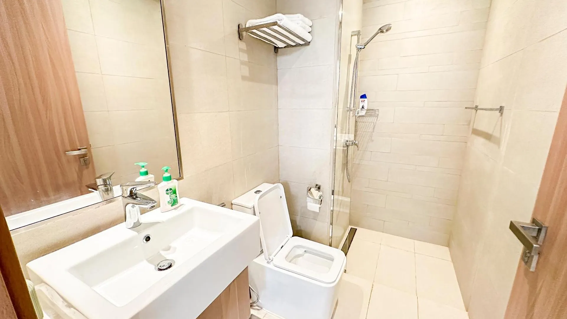 Stylish 3Br Apartment With Burj Khalifa & Pool Views Dubai Emirati Arabi Uniti