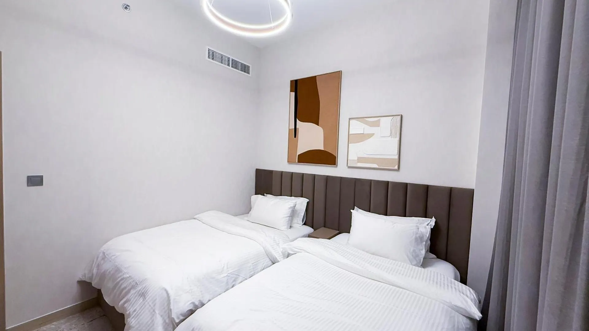 Stylish 3Br Apartment With Burj Khalifa & Pool Views Dubai Emirati Arabi Uniti