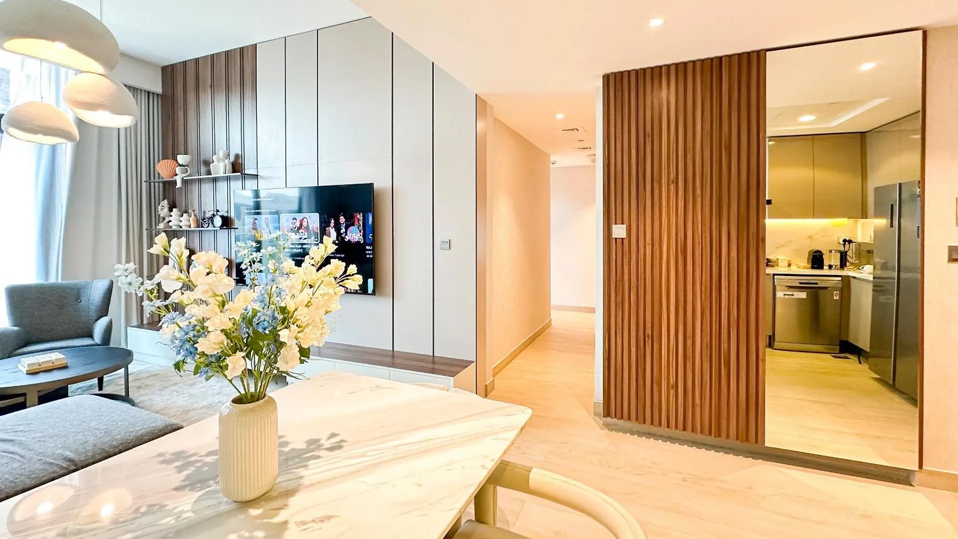 Stylish 3Br Apartment With Burj Khalifa & Pool Views Dubai