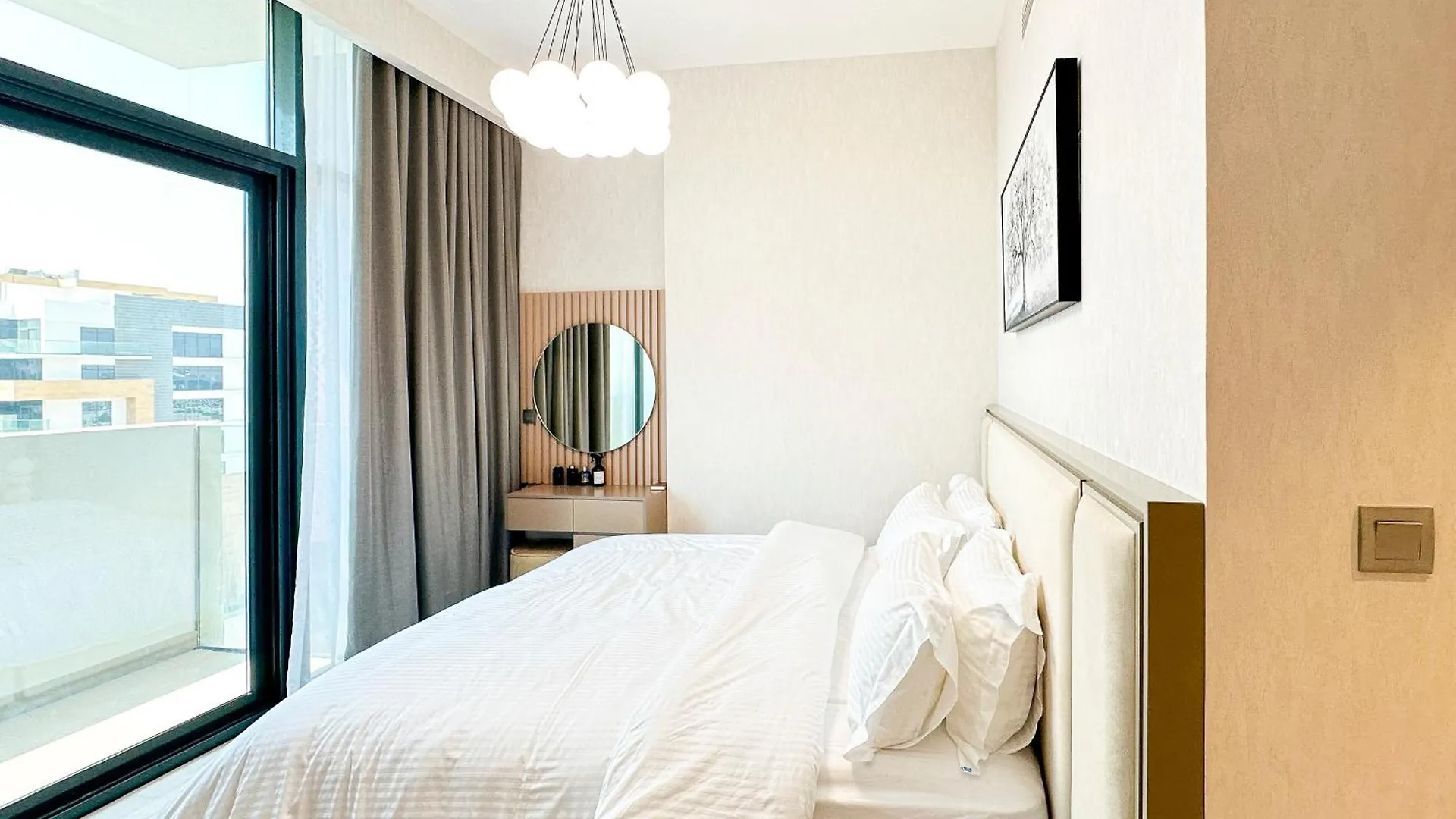 Stylish 3Br Apartment With Burj Khalifa & Pool Views Dubai Emirati Arabi Uniti