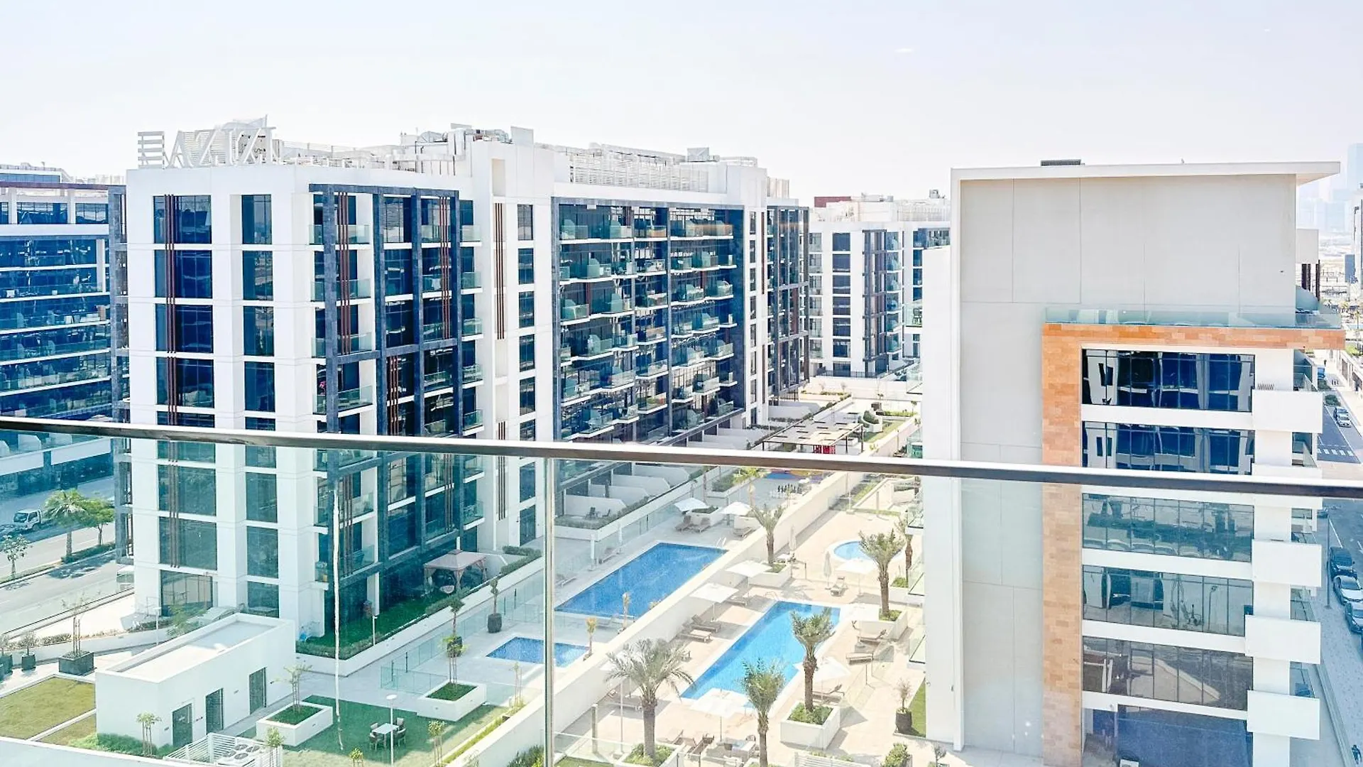 Stylish 3Br Apartment With Burj Khalifa & Pool Views Dubai