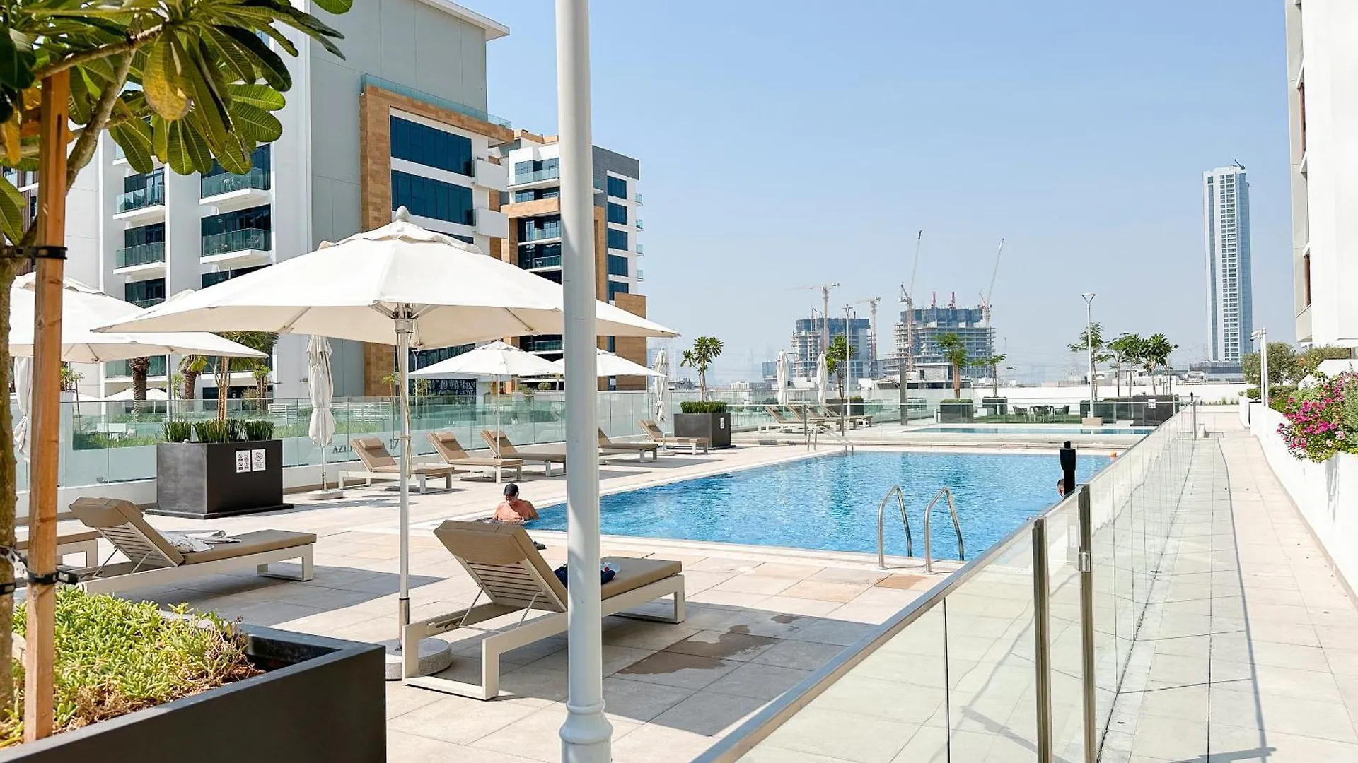 Stylish 3Br Apartment With Burj Khalifa & Pool Views Dubai