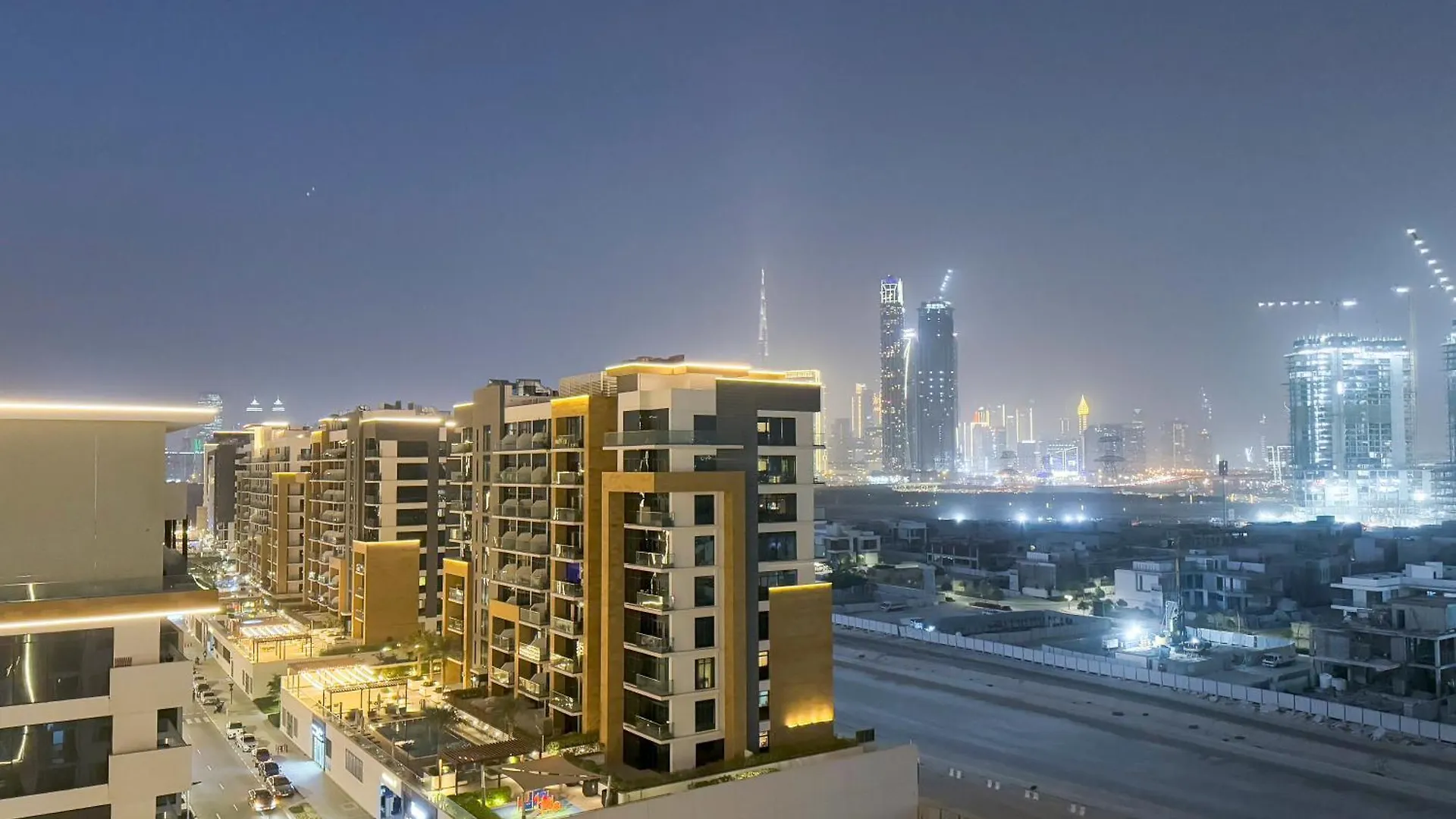Stylish 3Br Apartment With Burj Khalifa & Pool Views Dubai